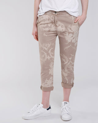 Scroll Print Ruffle Pocket Pant