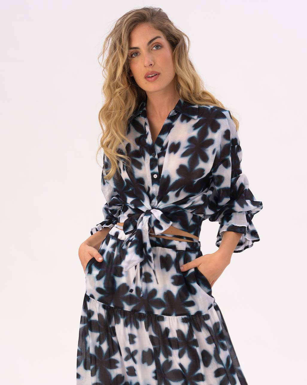 baci Tie Waist Button Up Watercolor Big Floral Shirt Blue White