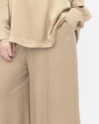 baci fashion Elastic-Waist-Silk-Palazzo-Pants-close-up
