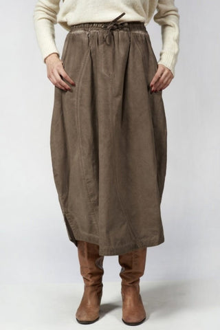 Egg-Shaped Skirt with Side Slits - Baci Fashion