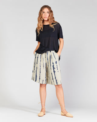 Linen-Scoop-Neck-Short-Sleeve-T-Shirt-full outfit baci fashion